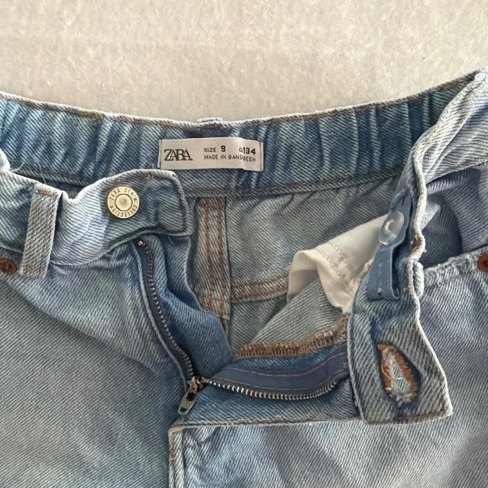 Zara Girls Light Wash Denim Shorts High Waisted Adjustable Waist Size 9 134cm